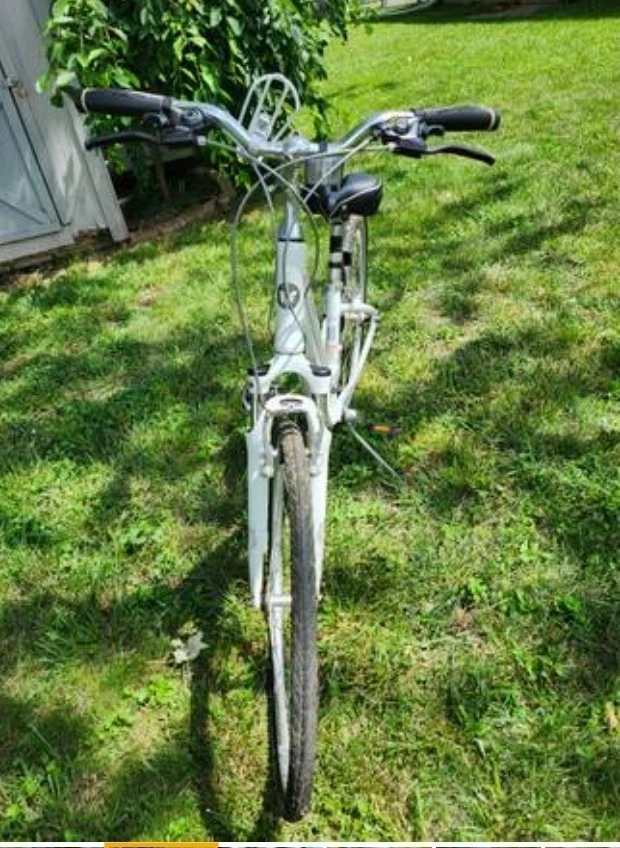 Giant Cypress DX, Comfort Hybrid, Medium, Barely Used. - Image 3 of 4