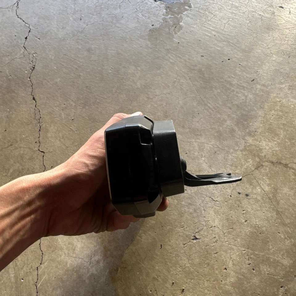 2015-2017 Yamaha fz07 датчик спидометр оригинальный - Изображение 2 из 4