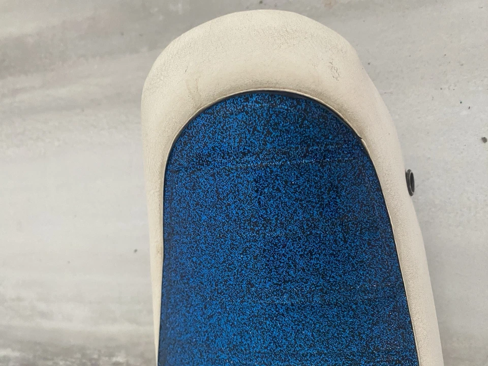 Asiento de bicicleta Banana de colección para personas Permaco 18" azul brillante y blanco años 70 634 Foto 3 de 4