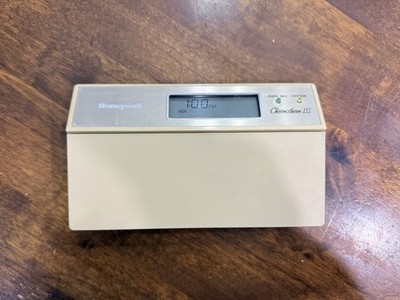 Honeywell Chronotherm III CT8602C4443 Programmable Thermostat