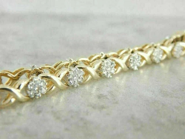 Brazalete de tenis para mujer enchapado en oro amarillo de 14 quilates simulado con diamantes de corte redondo de 10 quilates Foto 2 de 4
