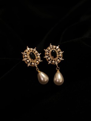 Vintage Black Stone Pearl Drop Earrings Gold Tone Elegant Bridal Dangle