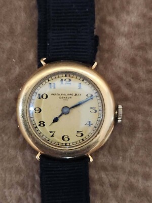 Vintage 18k Gold ''Patek Philippe'' GENEVA Ladies Round Watch with Gold Clasp.