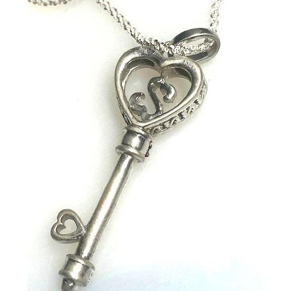 J SEYMOUR STERLING SILVER CLEAR/ BLACK DIAMONDS OPEN HEARTS KEY PENDANT SKY - Image 4 of 4