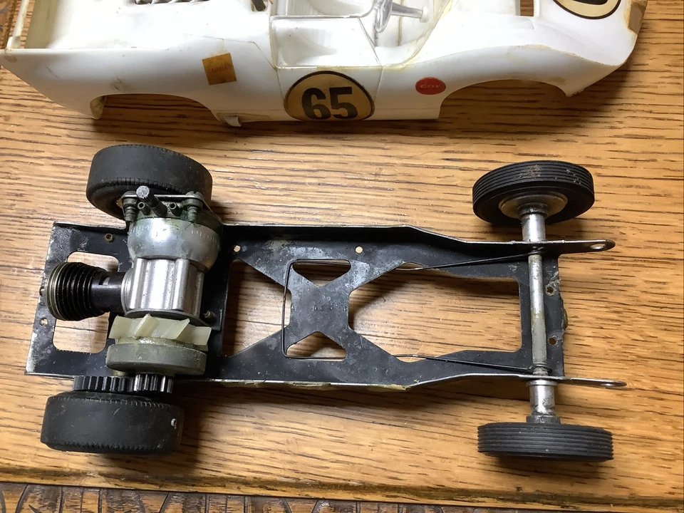 Vintage Cox Motorizado Jim Hall Chaparral Autorizado Escala 1:20 Caixa Usada - Imagem 2 de 4