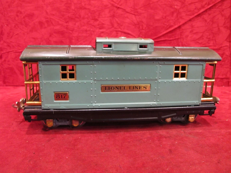 Vintage Lionel Pre-war # 817 green Cupola Caboose  O Gauge - Image 3 of 4