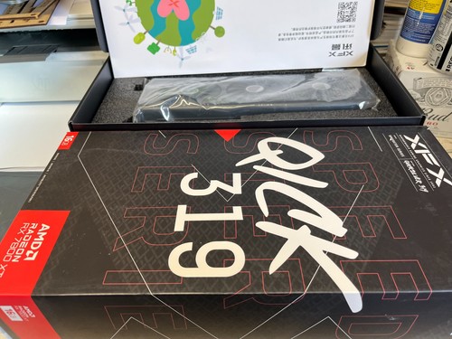 Tarjeta de gráficos XFX AMD Radeon RX 7800 XT Speedster QICK 319 Core - 16 GB FUNCIONANDO