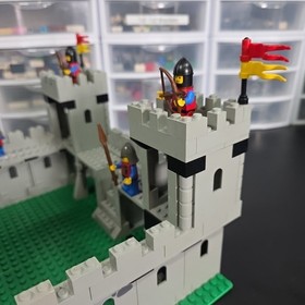 Vintage LEGO Set 6080, King's Castle, 100% Complete With Instructions