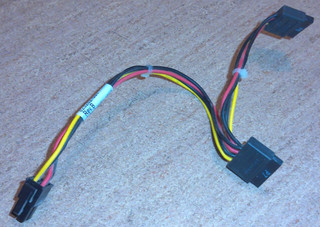 Sata Power Kabel mit 2 Anschlüssen