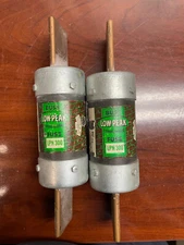 2 EATON BUSSMAN FUSETRON LPN-300, DUAL ELEMENT FUSE USED TESTED