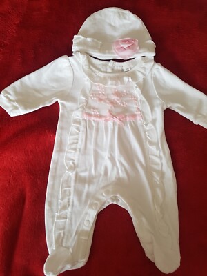 Baby Mädchen Jumpsuit + Mütze weiß und rosa von GAP Gr. 59 Top Zustand..