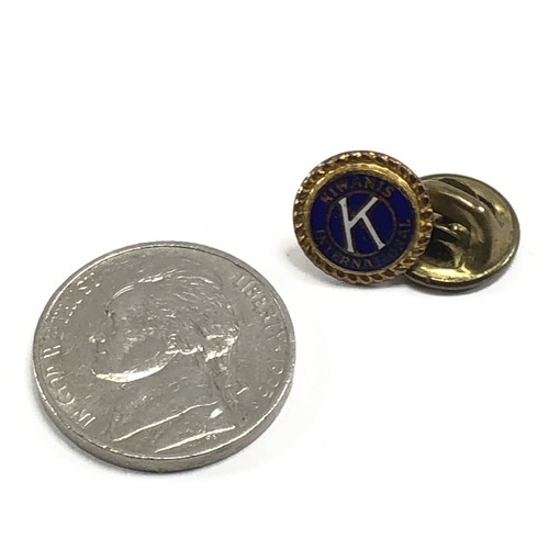 Goldtone Enamel Kiwanis International Label Pin Tie Tack Pin Vintage Pinback - Picture 2 of 3