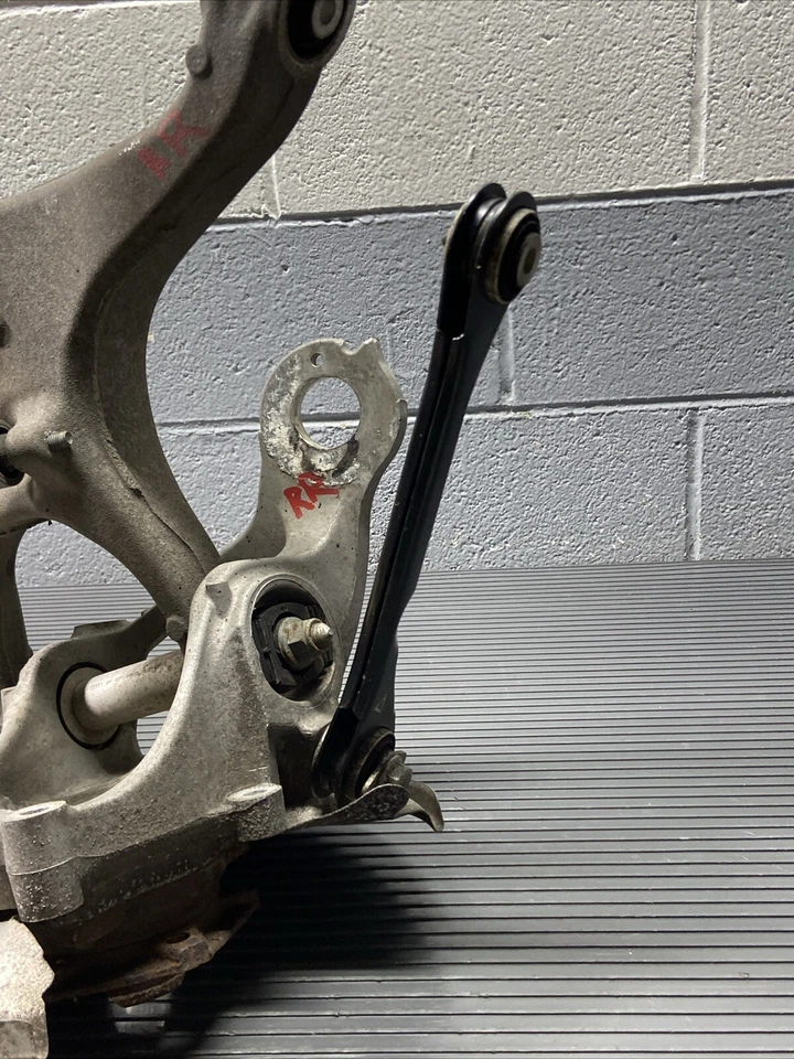 Cojinete de buje de nudillo trasero derecho Porsche Macan 2016-2022 OEM 78 k Foto 3 de 4