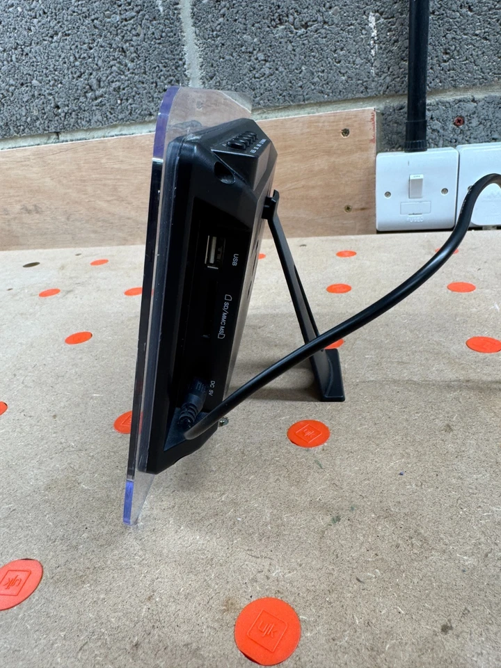 Kitvision 7" inch Digital Silver Photo Frame (DPK7SIK) - used TESTED working - Image 2 of 4