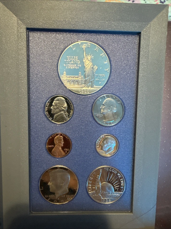 1986 US Mint Prestige Proof Set Liberty / Ellis Island - NO COA or OGP - Image 3 of 4