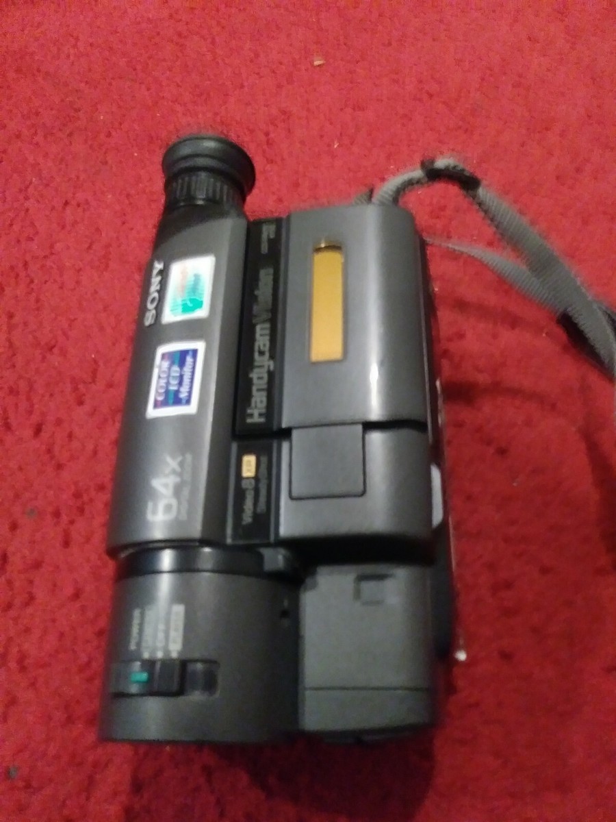 Sony Handycam CCD-TRV25 Digital 8 Video Camcorder 64x Optical Zoom