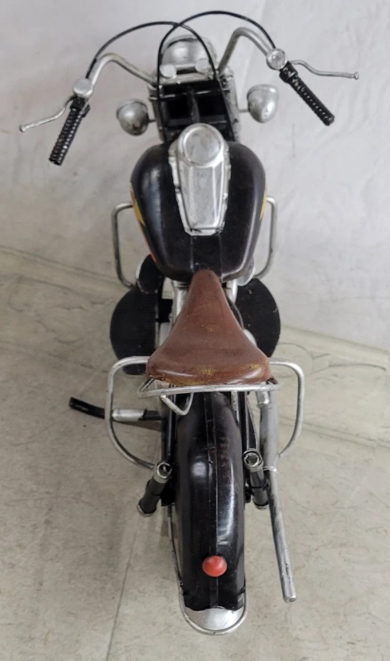 1947 Indian Motorcycle 1:8 Scale Home/Office Perfect Decor Gift - Image 4 of 4