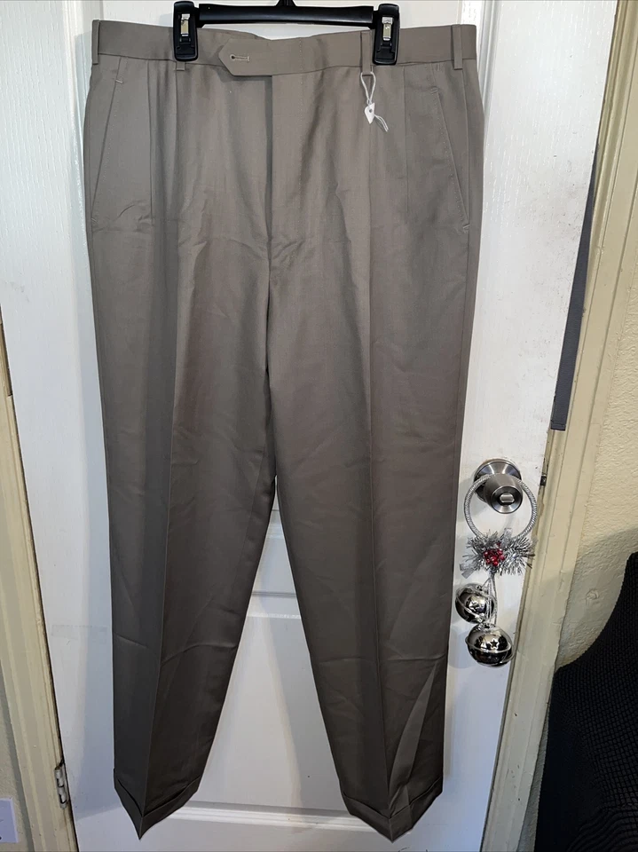Belvest Single Pleat Slash Pockets Olive Green Tones Men's Pants Size 36W X 33L - Image 2 of 4