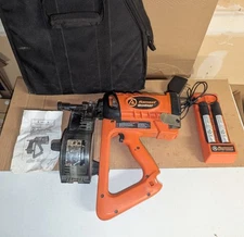Ramset Gypfast G2 Fully Automatic Gas Sheathing Tool with two batteries