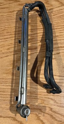 VW R32 3.2 VR6 Fuel Rail Audi Golf R32 OEM