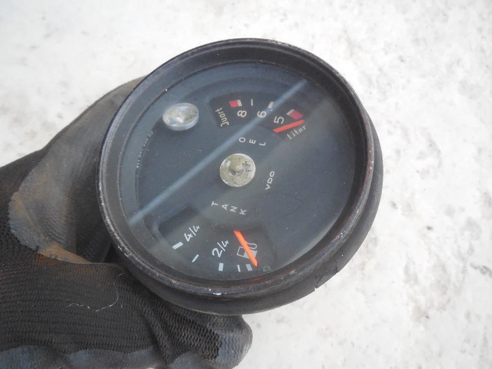 Porsche 911 Fuel / Oil  Gauge # 6   911 641 202 00   C # G101 - Image 3 of 4