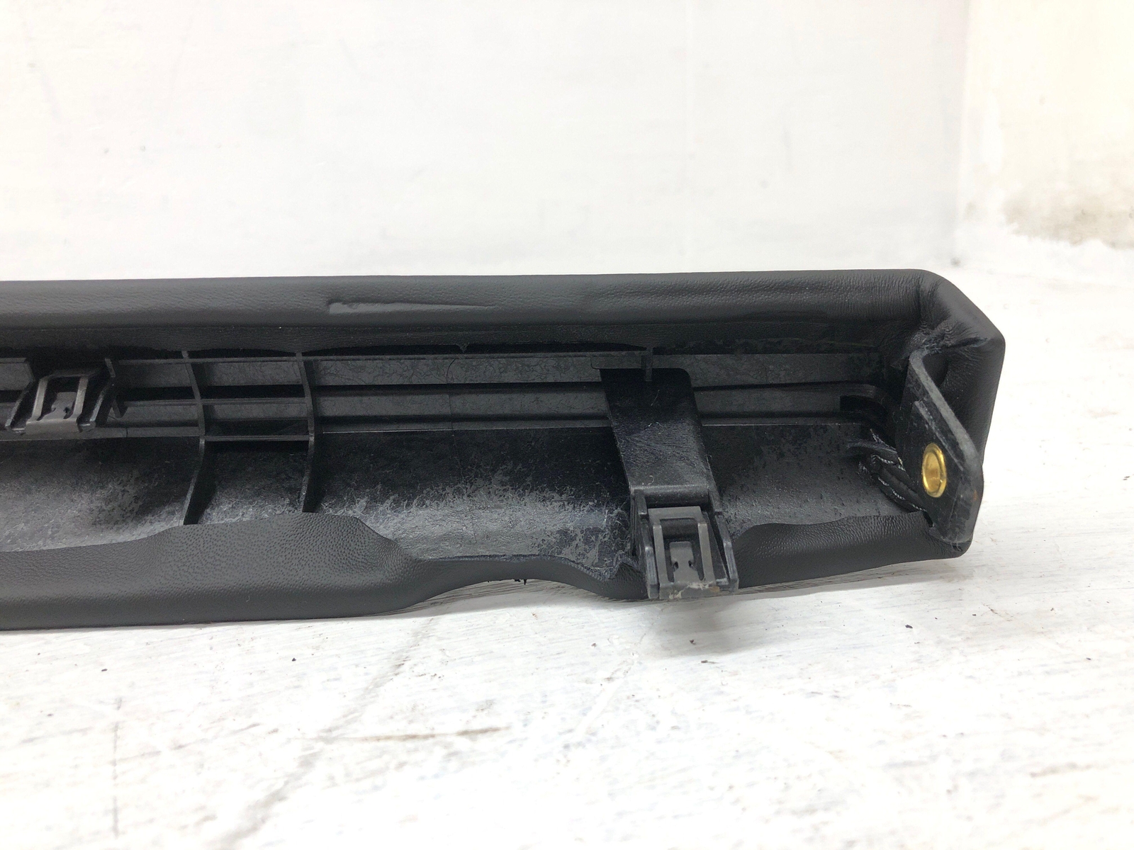 2016-2020 BENTLEY BENTAYGA LOWER RIGHT DASHBOARD CENTER TRIM PANEL 36B868109