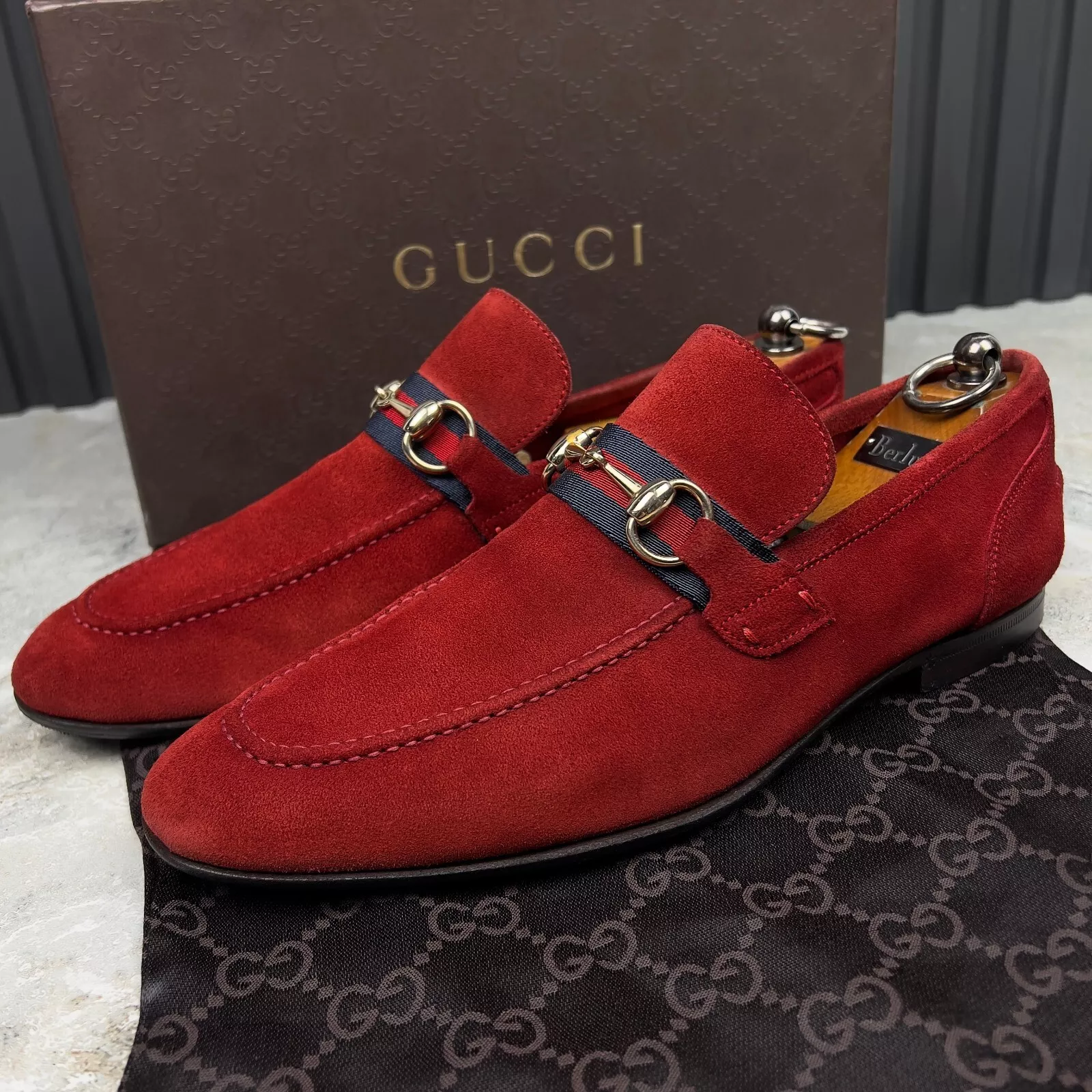Mocassins GUCCI Penny Jordaan Horsebit Web daim rouge ou 8 US