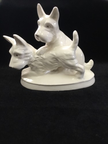 Vintage Puppy Dogs Terriers Playing Figurine All White Porcelain - Picture 2 of 7