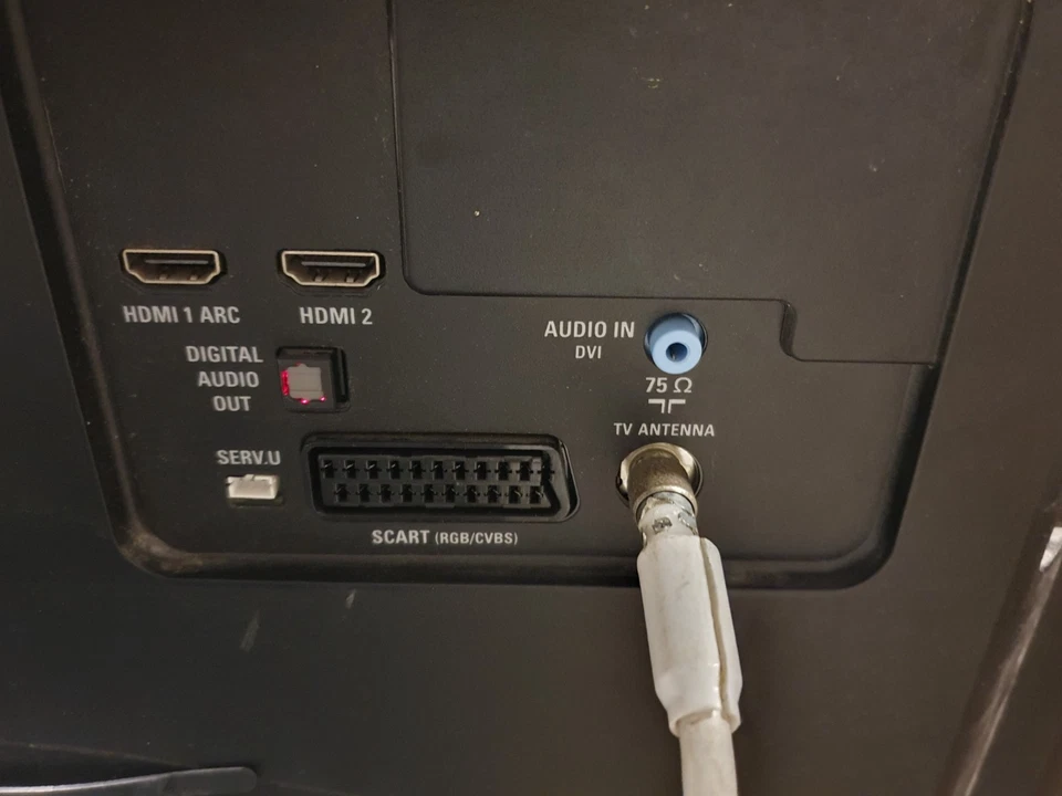 TV 32" LED PHILIPS   X  TELECAMERE VIDEOGIOCHI  HDMI SCART HD READY 32PHT4100/12 - Immagine 3 di 4