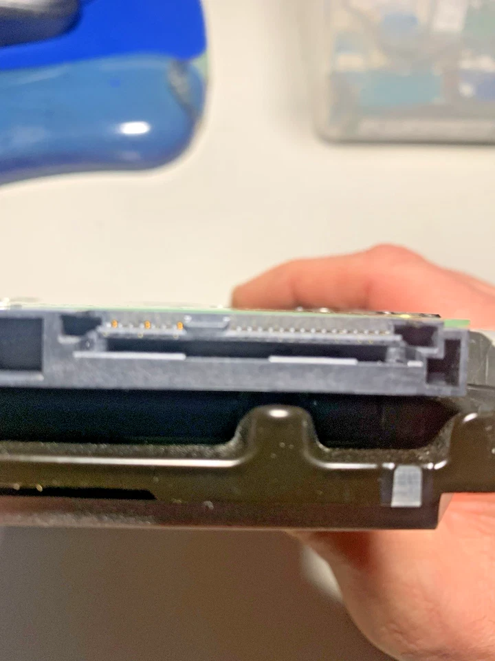 HGST Ultrastar DC HC510 10To 7.2K 256Mo SAS 12Gb/s 3.5" HUH721010AL4204 - Imagen 3 de 4