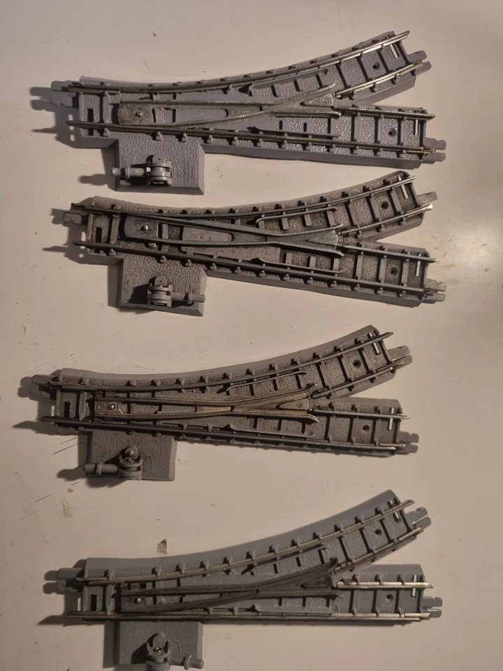 TRIANG 10 VINTAGE BAKELITE POINTS (TURNOUTS)/CROSSING R100/101/102 (UNBOXED) 00 - Image 3 of 4