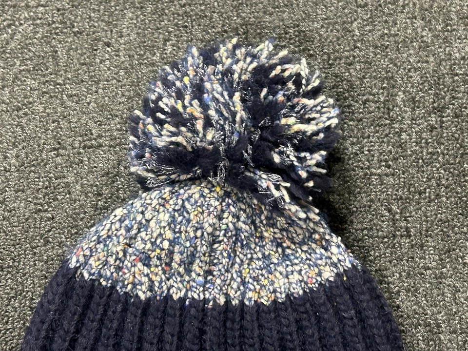 J Crew Mezcla de Lana Invierno Gorro Pom Pom Sombrero Azul y Gris Foto 2 de 4
