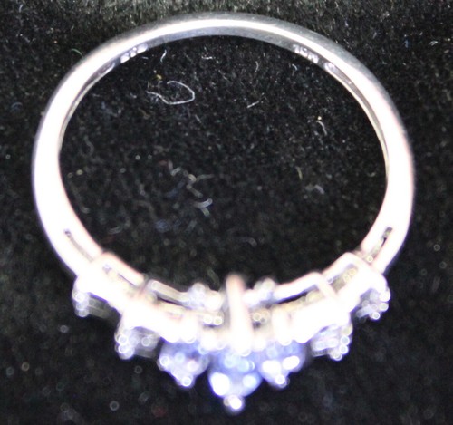 Gorgeous 10K White Gold 1/3 Ct Marquise Tanzanite & Diamond Ring - Picture 5 of 5