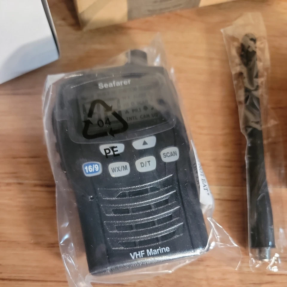 Radio marina Seafarer H150 VHF impermeable Foto 2 de 4