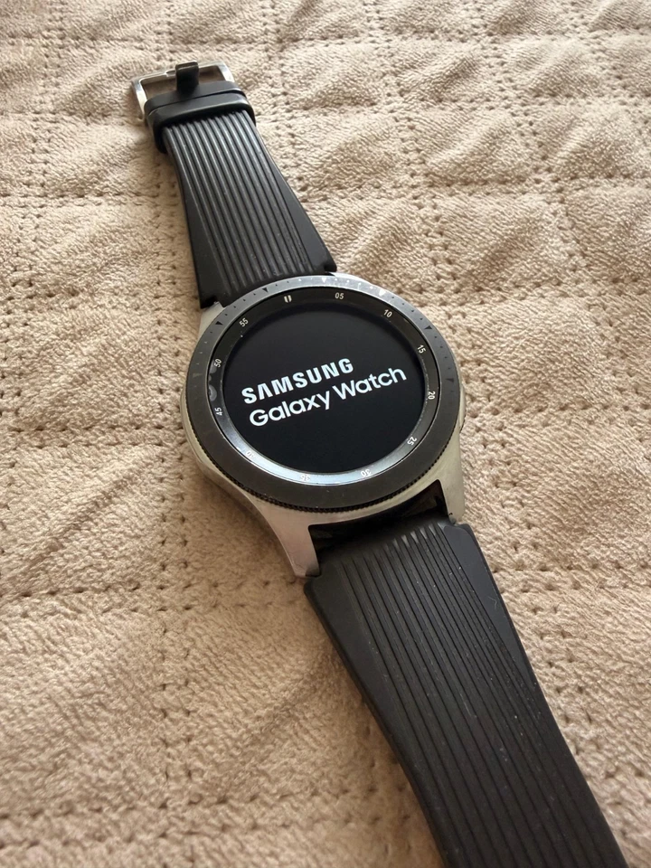Samsung Galaxy Watch 46 · 46 mm · Bluetooth, photo 1 sur 2