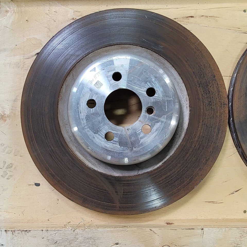 Juego de rotor de freno delantero izquierdo y derecho BMW M850i G16 2015-2024 OEM 6871258 Foto 2 de 4