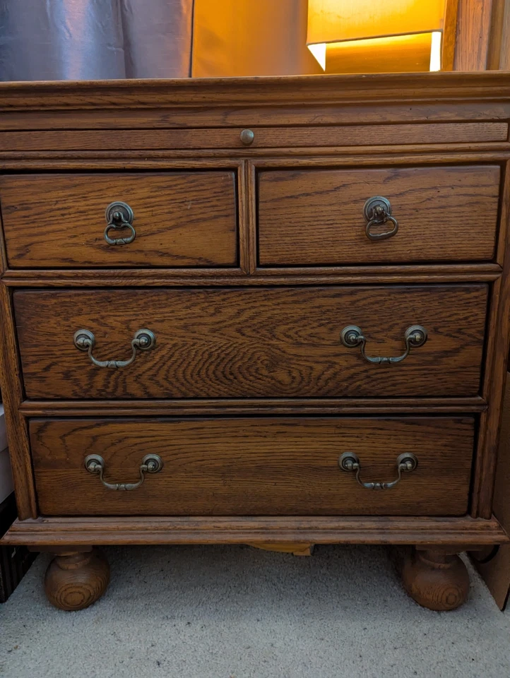 Lexington Solid Wood King Bed, Dresser, And Nightstand. - Image 3 of 3