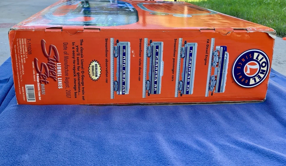 Lionel Trains 7 - 11028 Lionel Lines Super Set Diesel O Gauge Train Set Targets - Image 3 of 3
