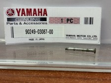 NEW NOS OEM YAMAHA HINGE PIN CLIP / 90249-03087-00 / TX650 XS650 RD250