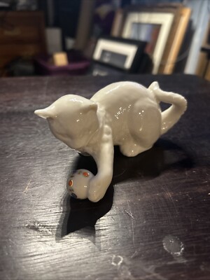 Lenox Vtg 1991 China Crown Jewels Cat Figurine Ivory Kitten Playing With Ball