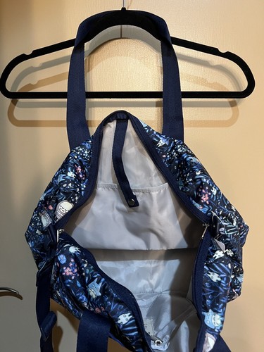 NWT Lesportsac Totoro Botanical Harper Bag Weekend Tote - Picture 3 of 6