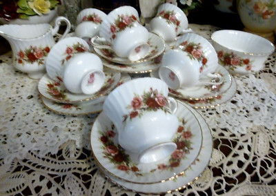 PARAGON BY APPOINMENT TO HER MAJESTY THE QUEEN TEESERVICE ENGLISCHES ROSENMUSTER