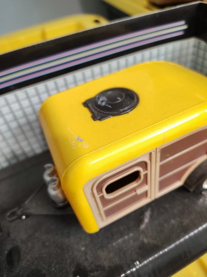 Motormax American Classics Black 1955 Chevy Pick Up Camper Trailer 1:24 - Image 4 of 4