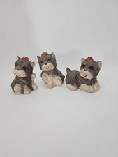 3 Vintage Homco Porcelain Puppy figurines #1475 1970's  Grey/White With Red Bow 