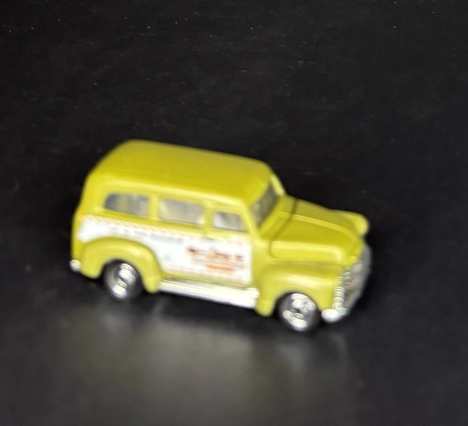 1950 50 CHEVY CHEVROLET SUBURBAN CAMP ARROW FLINT 1:64 SCALE DIECAST MODEL CAR - Image 3 of 4