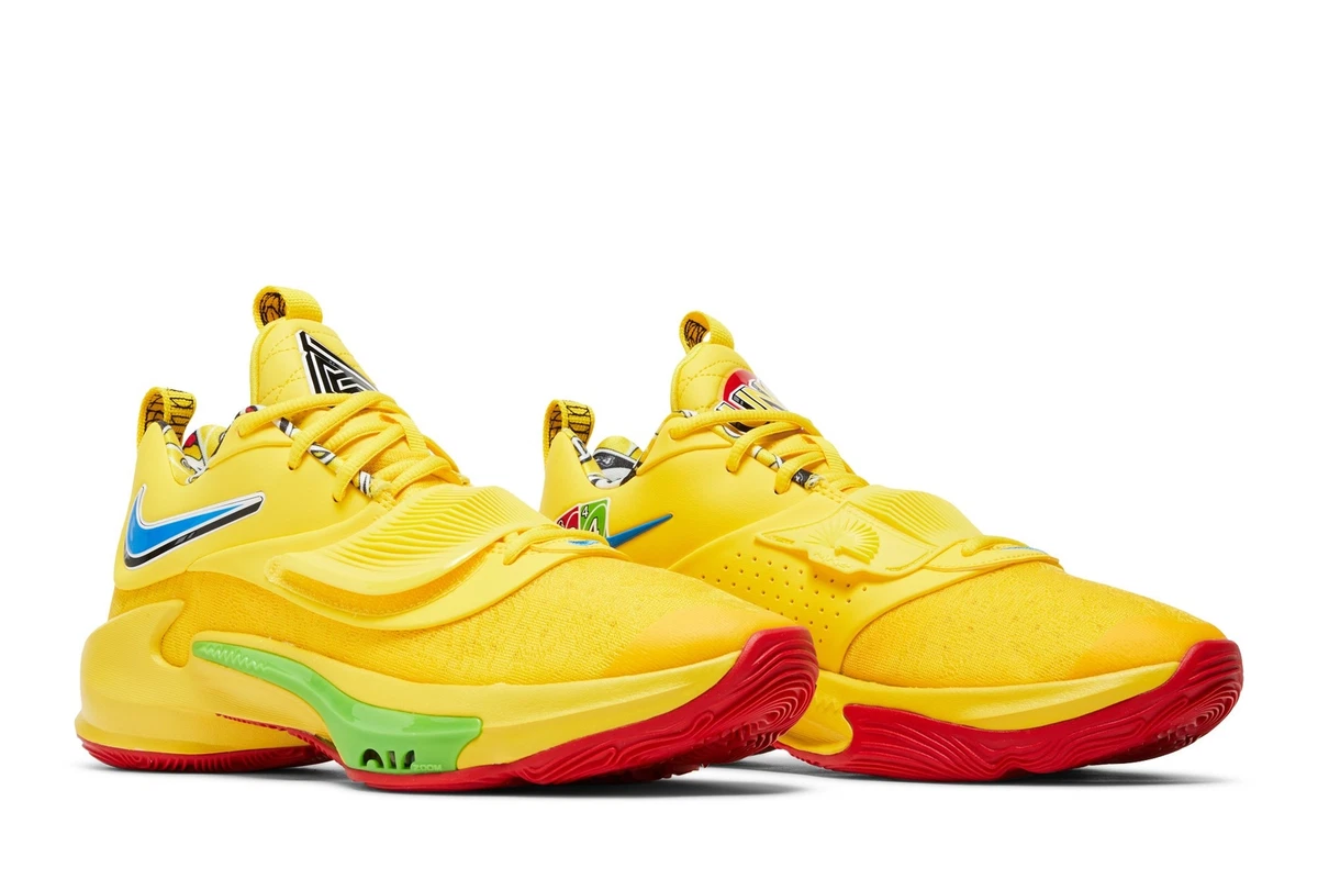 Preços baixos em Nike UNO x Zoom Freak 3 NRG EP 50th Anniversary