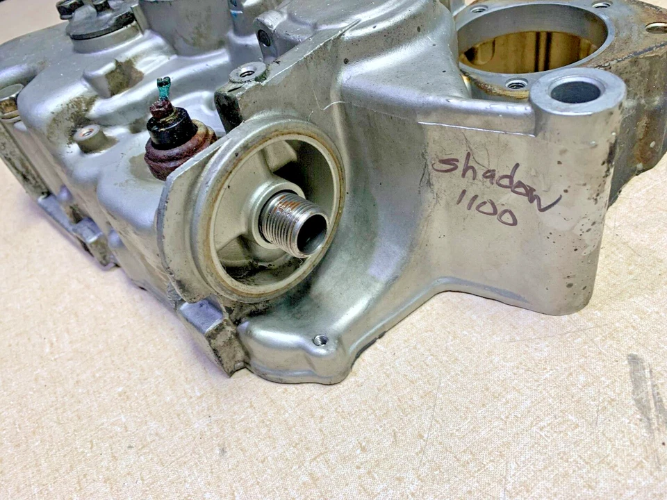 1992 HONDA SHADOW 1100 ENGINE LEFT SIDE CASE HALF - Image 4 of 4