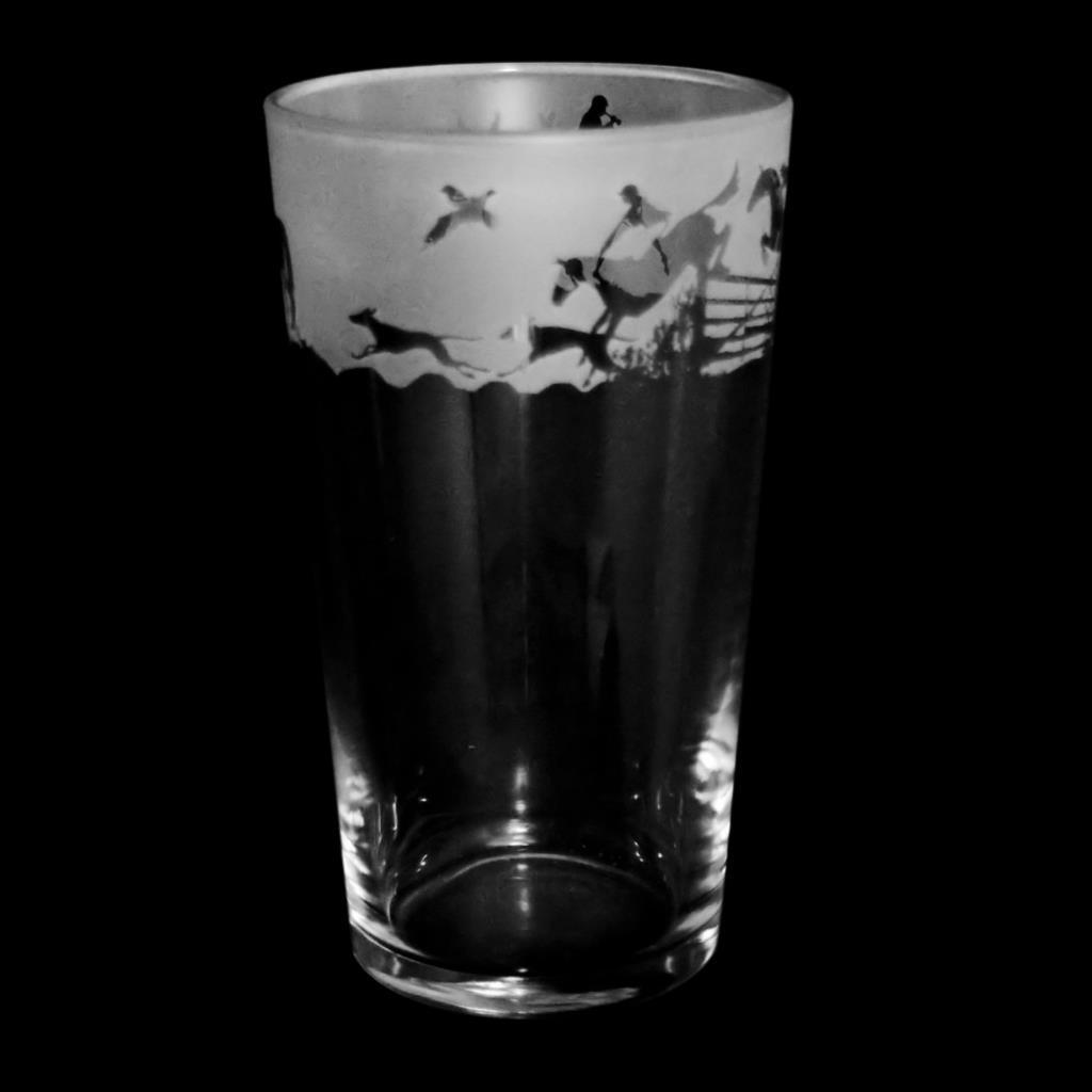 Beer Pint Glass Hand Etched Decorative Drinking Sport Fathers Day Gift Hunting