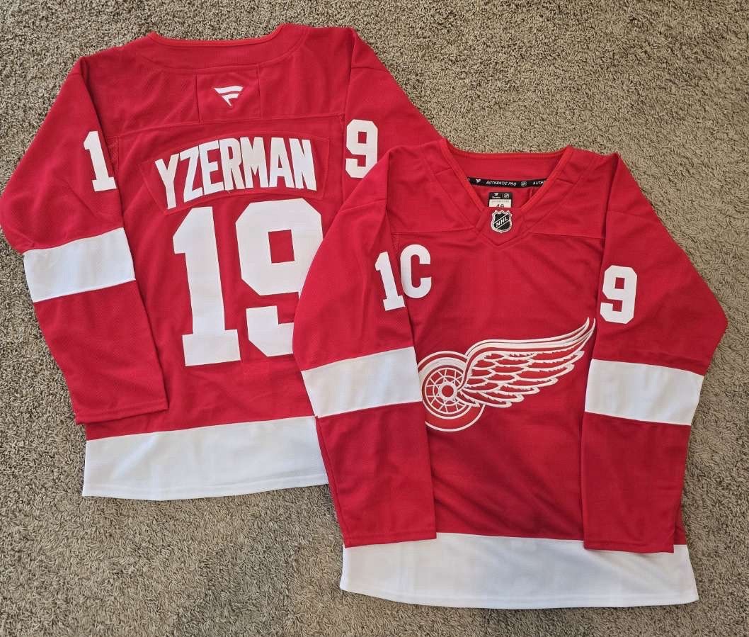 Steve Yzerman Red Wings Jersey