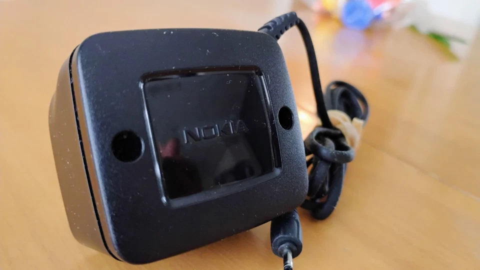 Genuine Nokia AC-3X Black 5V 350mA Small Pin Mains Wall Charger for Nokia 2760 - Image 2 of 4